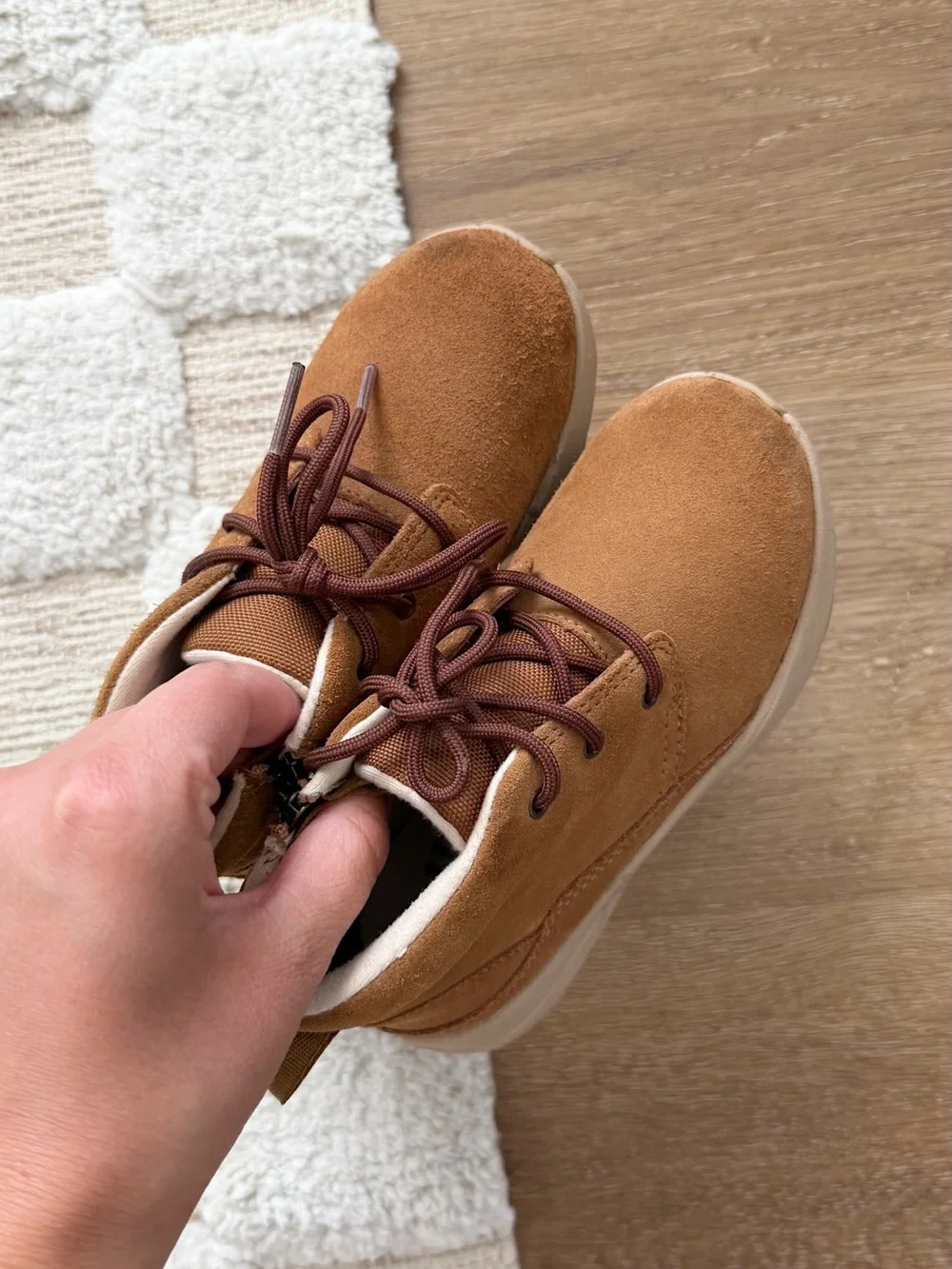 Ugg Canoe III Weather Kids Sneaker in Chestnut Suede